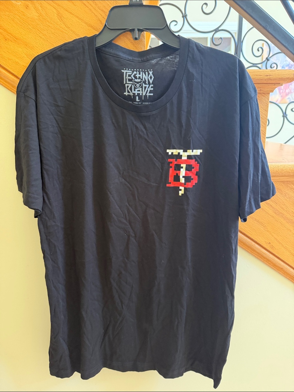 Techno Blade Black Graphic Crewneck T-Shirt - Red Logo Size Large New